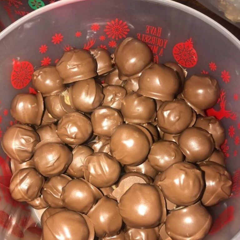 Chocolate Rice Krispie Balls Recipe: A Sweet and Crunchy Treat