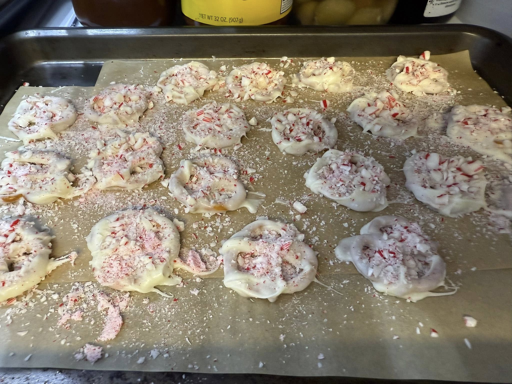 White Chocolate Peppermint Pretzel Crisps Recipe (No-Bake)
