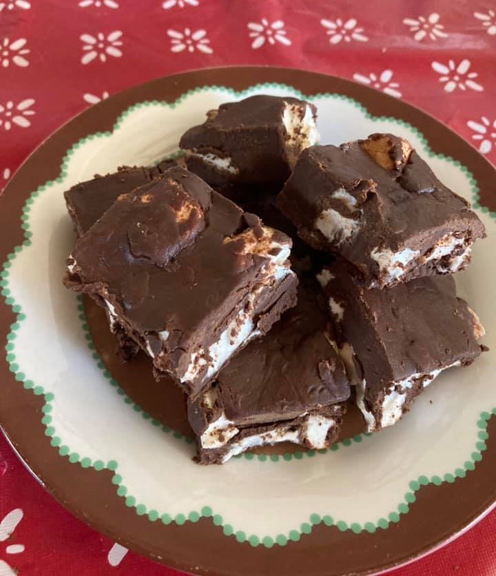 Rocky Road Fudge Recipe (Easy No-Bake Dessert)