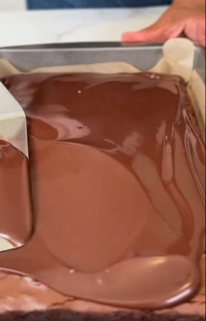 Lunchroom Ladies Brownies Recipe | Classic School Brownies
