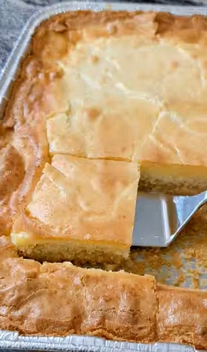 Ooey Gooey Bars Recipe with Cream Cheese Topping