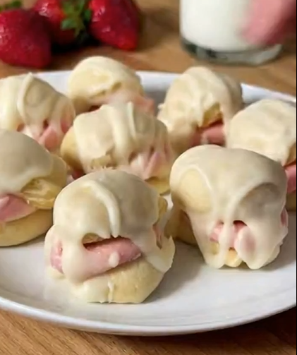 Strawberry Shortcake Cookie Sandwiches Recipe