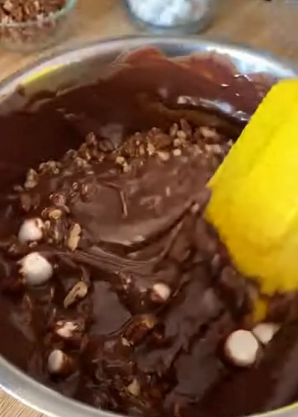 Rocky Road Fudge Recipe (Easy No-Bake Dessert)