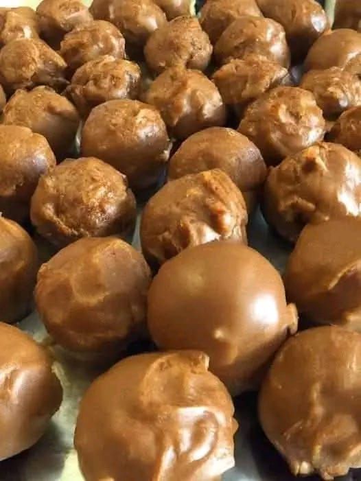 Butterfinger Balls Recipe (No-Bake Treats)