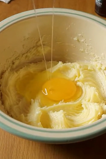 Old Fashioned Butter Cake Recipe (Classic & Easy)