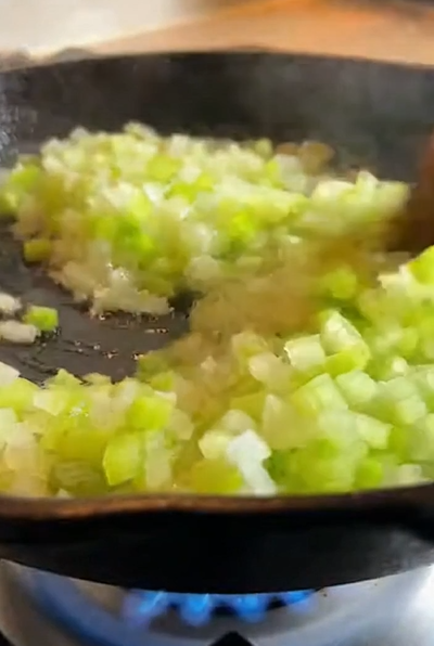 Easy Stuffing Balls with Gravy Recipe