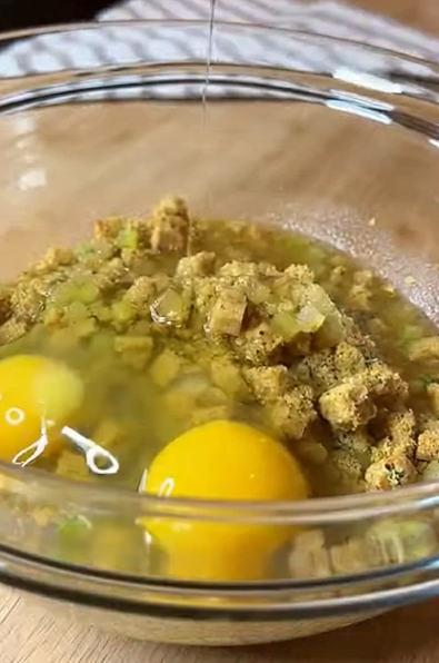 Easy Stuffing Balls with Gravy Recipe