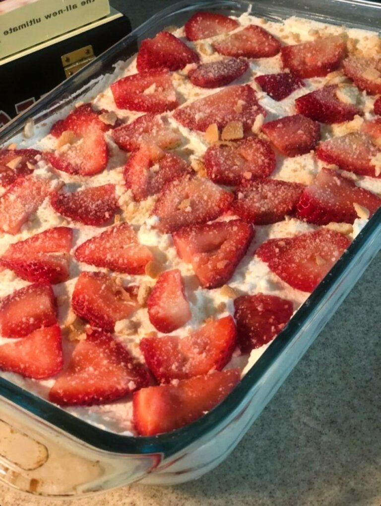 Strawberry Shortcake Lasagna – Easy No-Bake Dessert