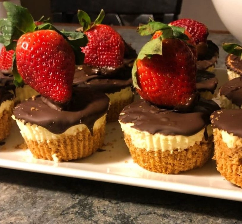 Chocolate Covered Strawberry Cheesecake Bites