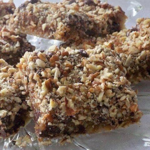 Chocolate Caramel Turtle Bars (Easy Gooey Dessert)