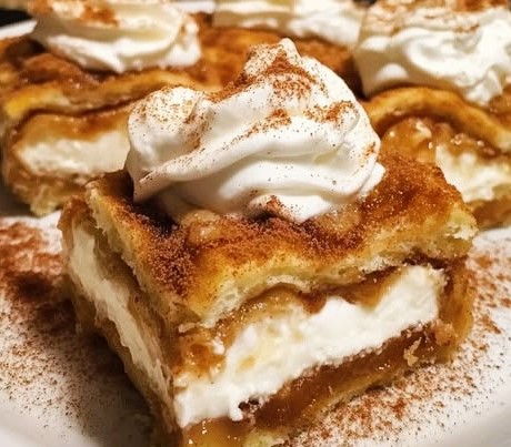 Ooey Gooey Cinnamon Roll Cheesecake Bars Recipe