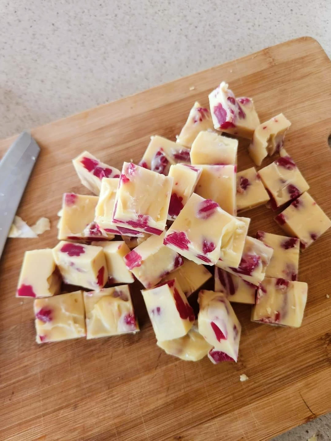 White Chocolate Raspberry Fudge Recipe